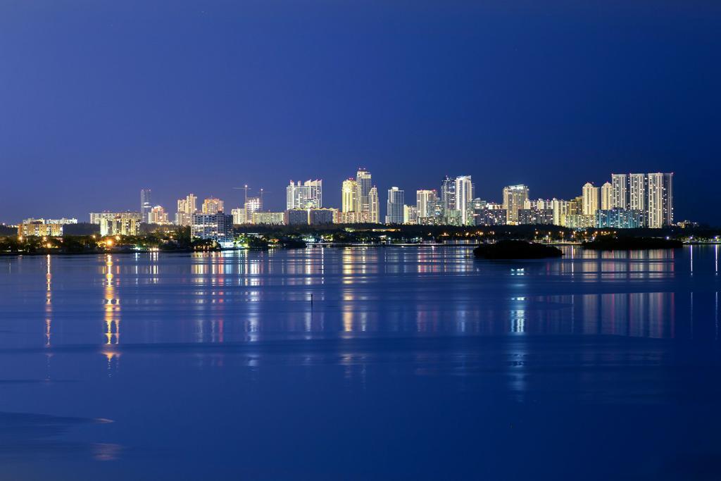 Moderno Residences By Bay Breeze Miami Beach Exterior photo
